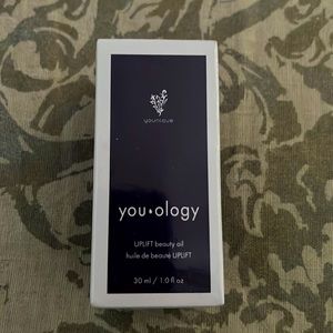 Younique Uplift Beauty Oil New in Plastic